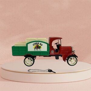 Die-Cast Metal Vehicle Ertl Collectibles Iowa 80 Group Truck Bank